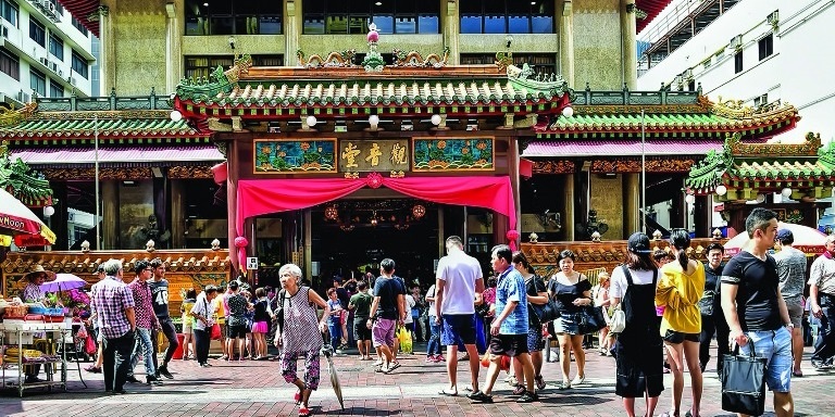 Kwan Im Thong Hood Cho Temple after pedestrianization of Waterloo Street