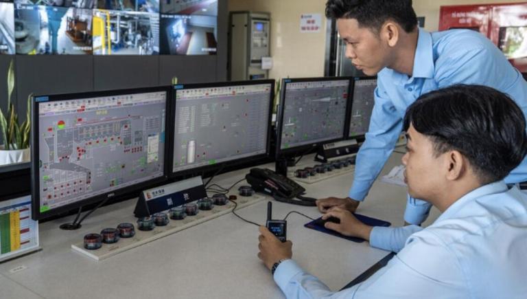 Advanced digital applications can revolutionize resource management such as simultaneously monitoring the resource flows of waste and energy to achieve energy and cost savings. Photo credit: ADB.