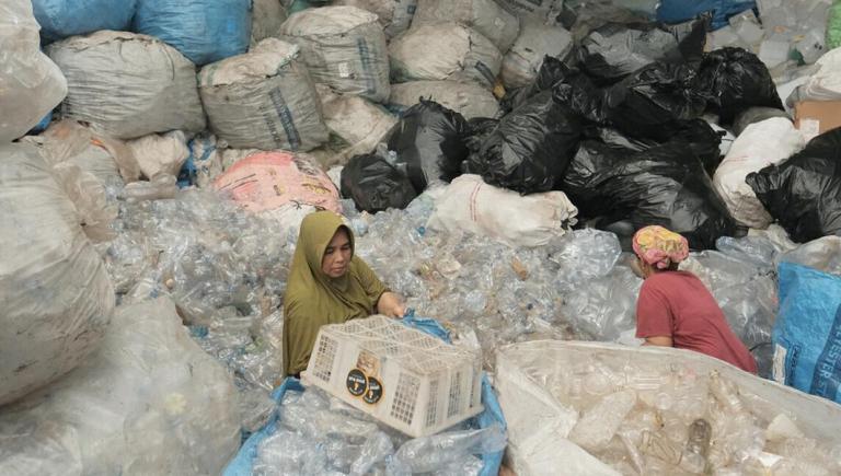 By showing how recycling impacts raw material demand, system dynamics modeling helps decision-makers understand links between materials, resources, and policies. Photo credit: ADB.