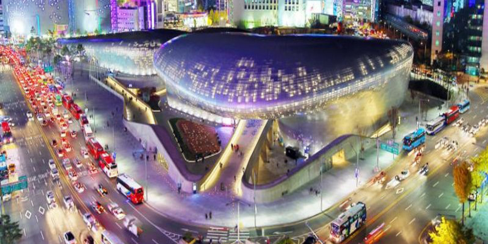 Dongdaemun Design Plaza and Cultural Park following its transformation from a sewing industrial zone. Photo credit: Seoul Metropolitan Government.