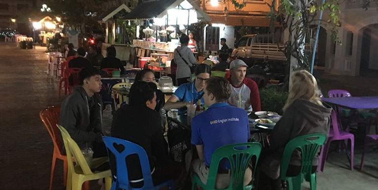 The development of night markets in three towns along the Mekong River aims to help revitalize the Greater Mekong Subregion and reduce poverty. Photo credit: Javier Coloma Brotons.