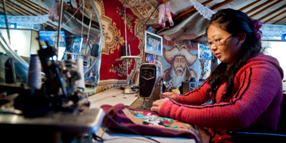 Women borrowers start small businesses in Mongolia’s ger areas. Photo credit: ADB. 