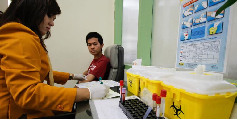 Health workers and communities need practical tools and coordinated approaches to prepare for climate-related health threats. Photo credit: ADB.