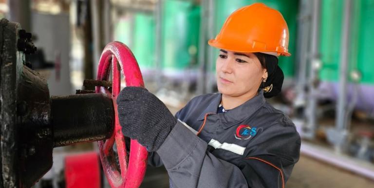 Uzbekistan’s energy modernization efforts include policy initiatives supporting a more balanced workforce and expanded opportunities for women. Photo credit: Ministry of Energy of Uzbekistan