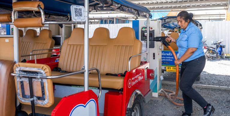 Electric vehicles and battery storage are key drivers of the growing demand for critical minerals. Photo credit: ADB. 