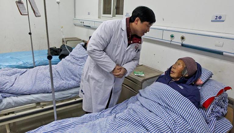 Multiple chronic diseases and other complex conditions, such as dementia, make addressing the need for high-quality long-term care for senior persons even more important. Photo exclusively licensed to the Asian Development Bank until 2019.