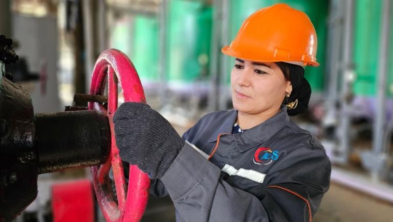 Uzbekistan’s energy modernization efforts include policy initiatives supporting a more balanced workforce and expanded opportunities for women. Photo credit: Ministry of Energy of Uzbekistan