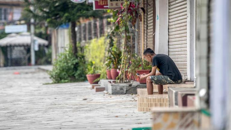 Mobile technologies are reshaping how individuals engage with financial services in everyday settings. Photo credit: ADB. 