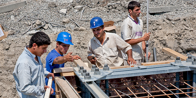 PPP contracts must include provisions that encourage and facilitate proactive management. Photo credit: ADB. 