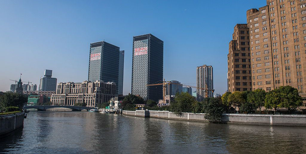 For the Yangtze River Economic Belt to sustain growth, the region needs to address environmental issues, such as pollution in Xin’an River and other tributaries. Photo credit: ADB.